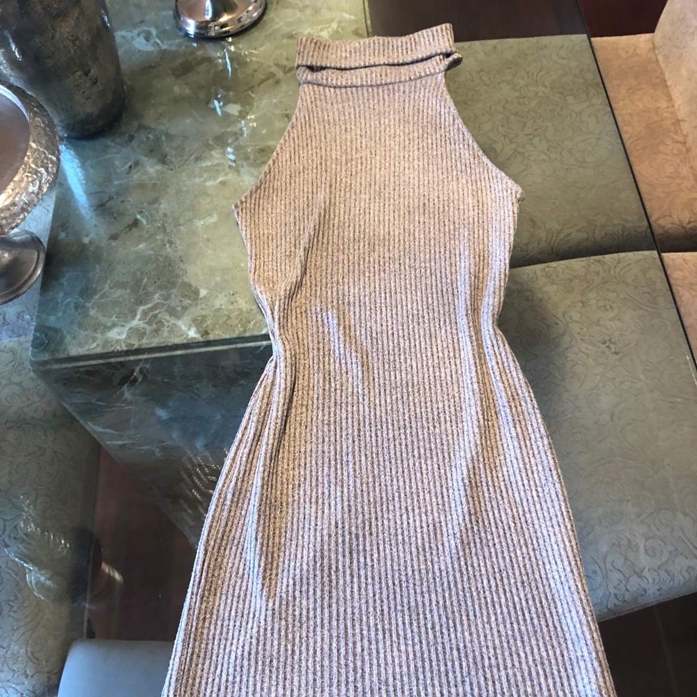 Sleeveless turtleneck knit dress